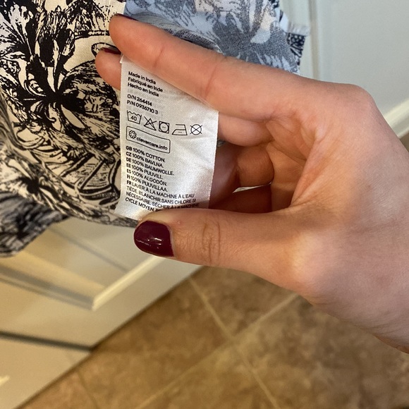 H&M Men’s snake and floral print collared shirt - Picture 6 of 6